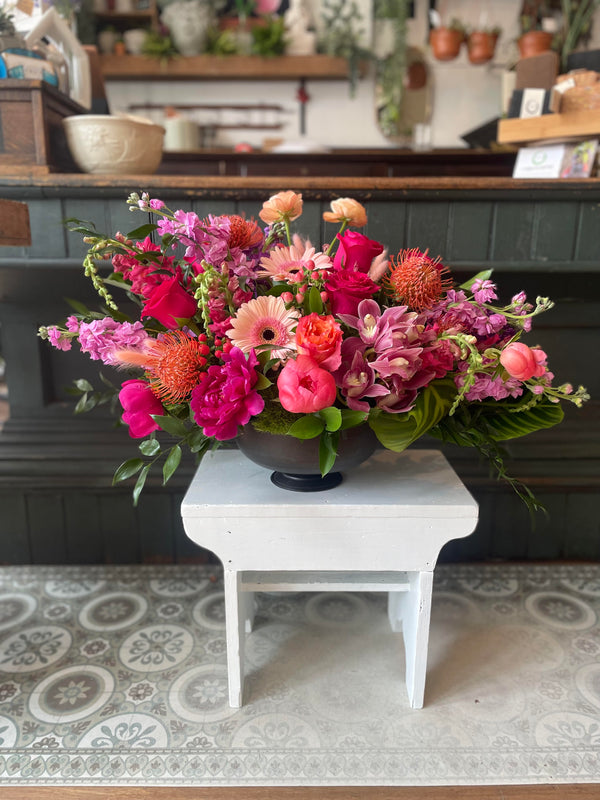 Floral and Vase Pairings for Spring Blog - Magnolia