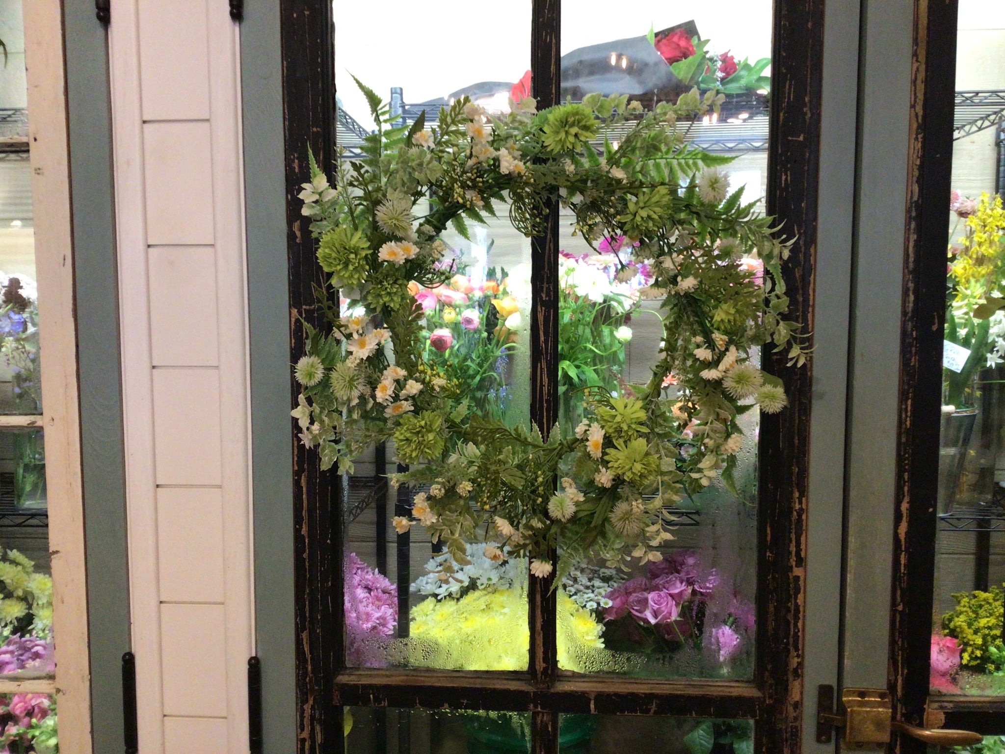 Camellia Wreath w white/green Flowers