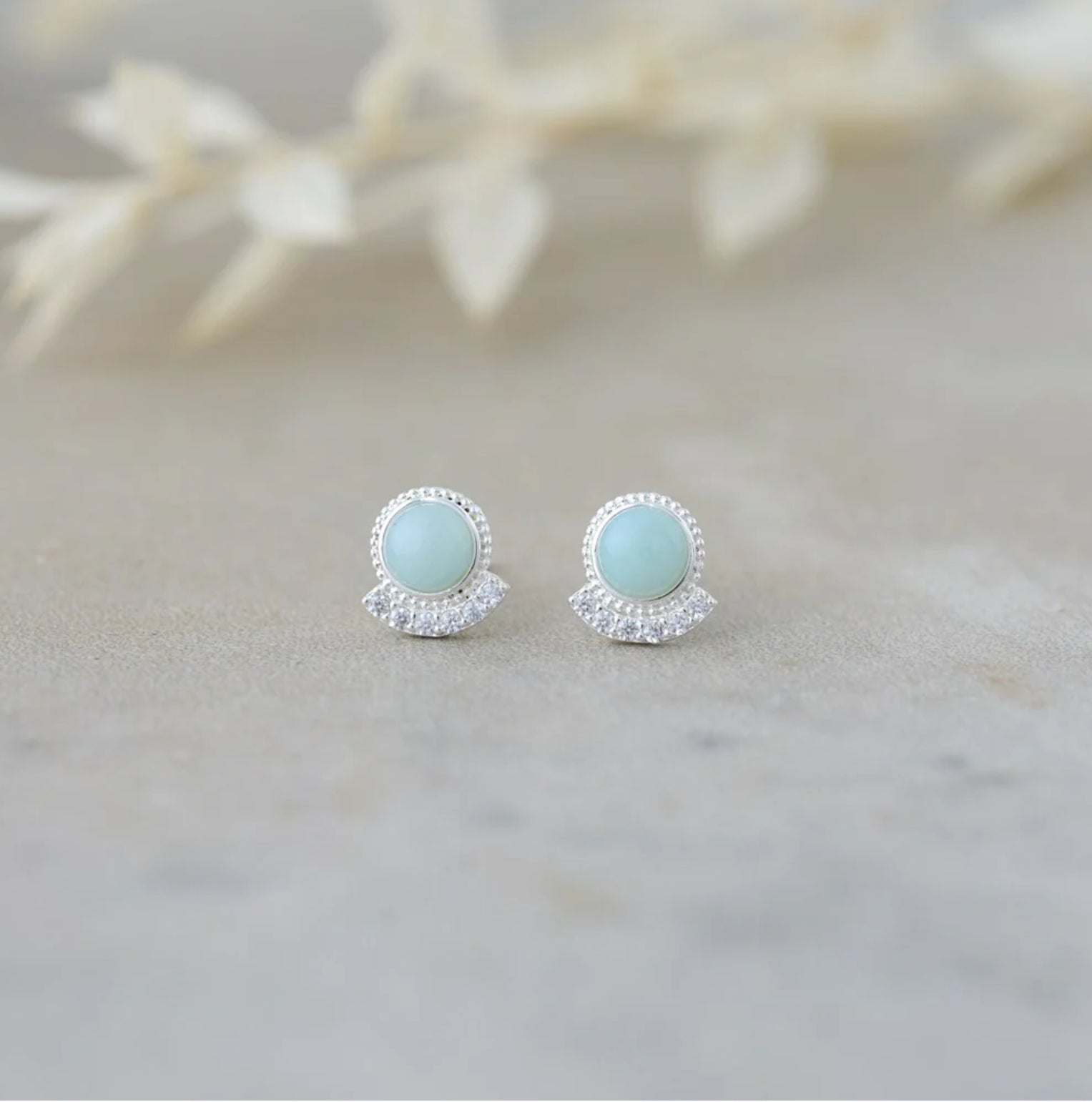 Admiration studs