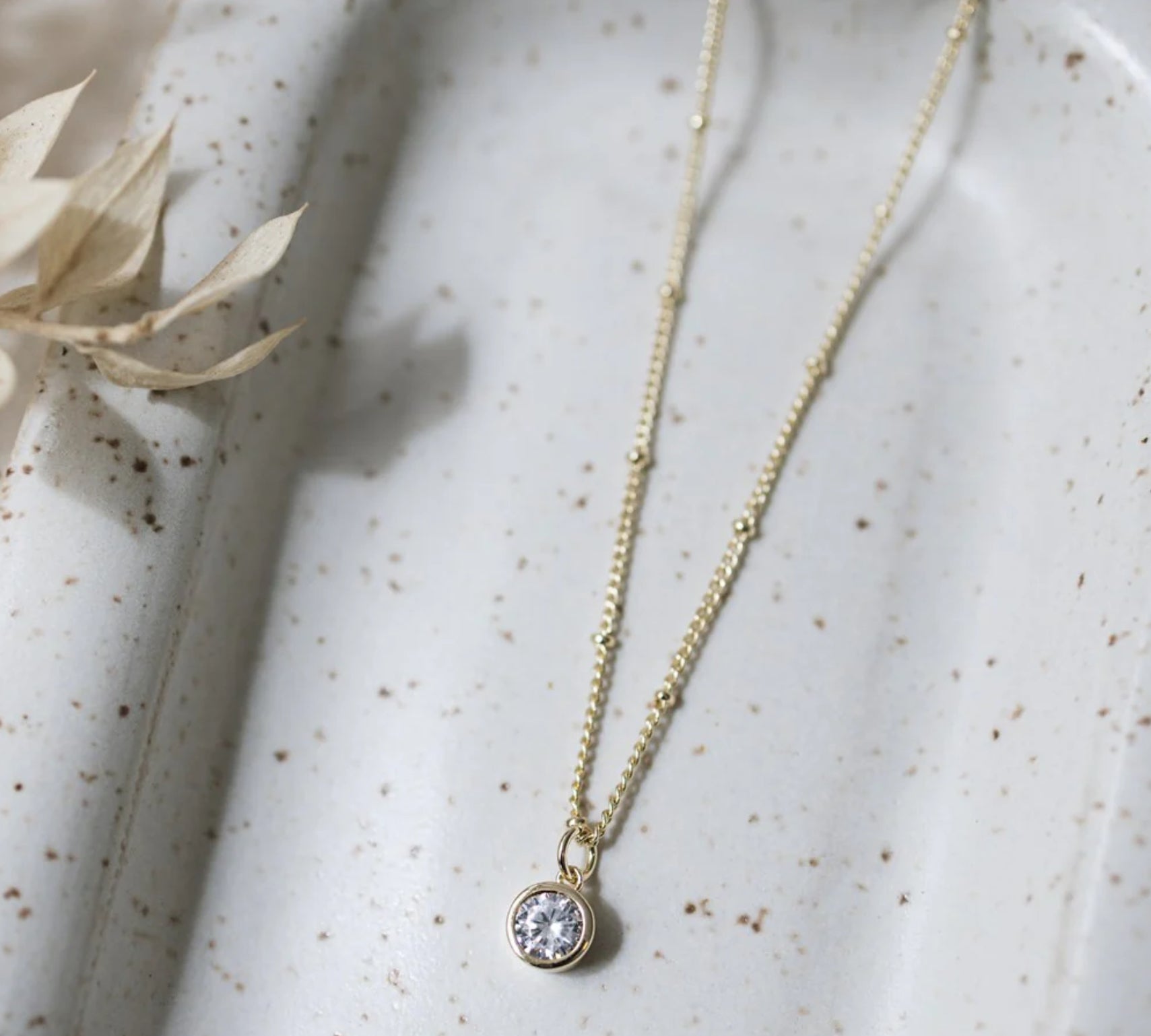 Luster necklace