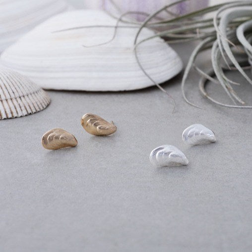 Mussell Shell Studs