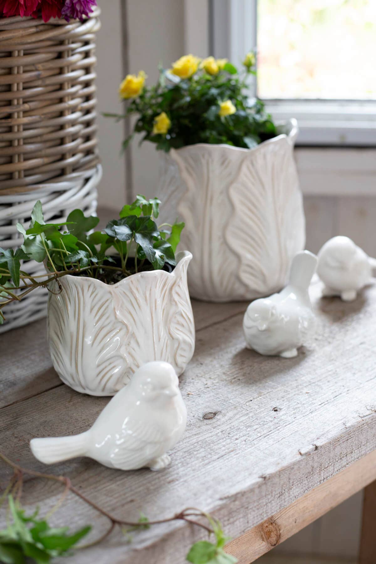 Cream Cabbage Leaf Pot - Small
